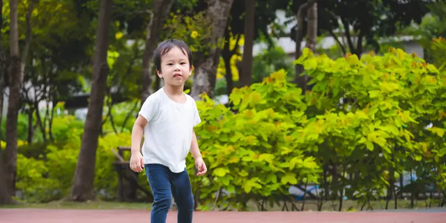 Jangan Asal Pilih! Sepatu dan Sandal Anak yang Tepat Bantu Jaga Tumbuh Kembang Kaki 3