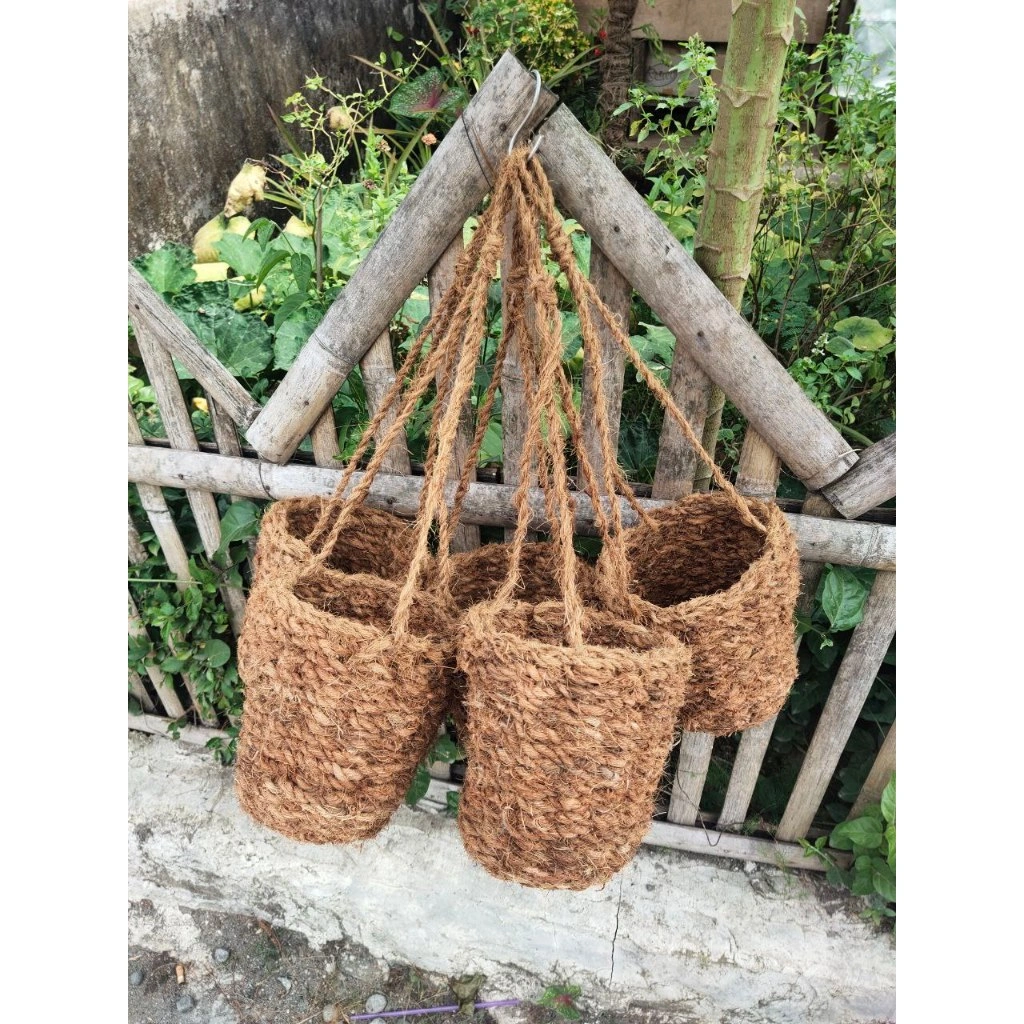 Pot gantung tanaman sabut kelapa go green