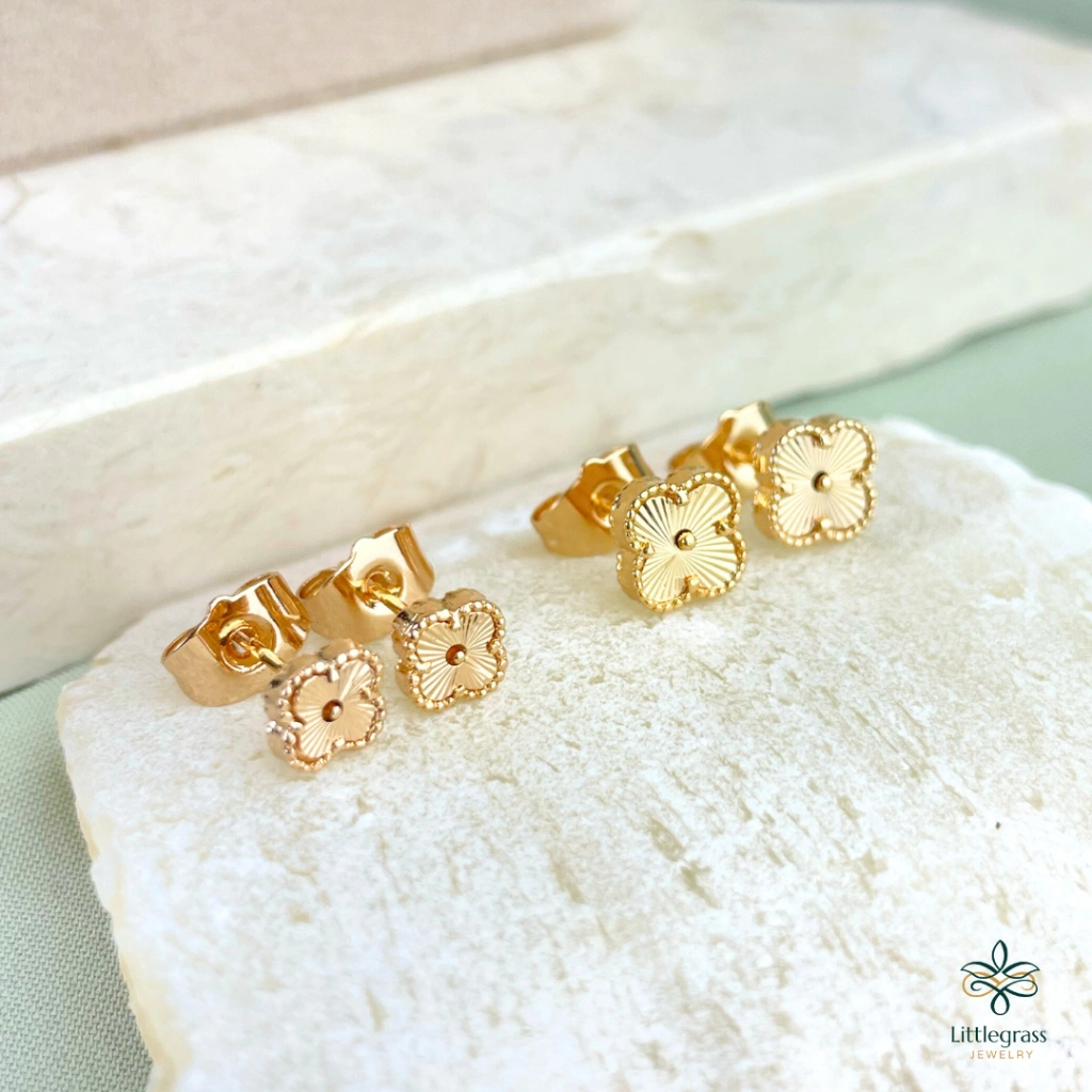 Anting VC Clover Tusuk Lapis Emas - Stud Earring - Aksesoris Perhiasan Gold Plated