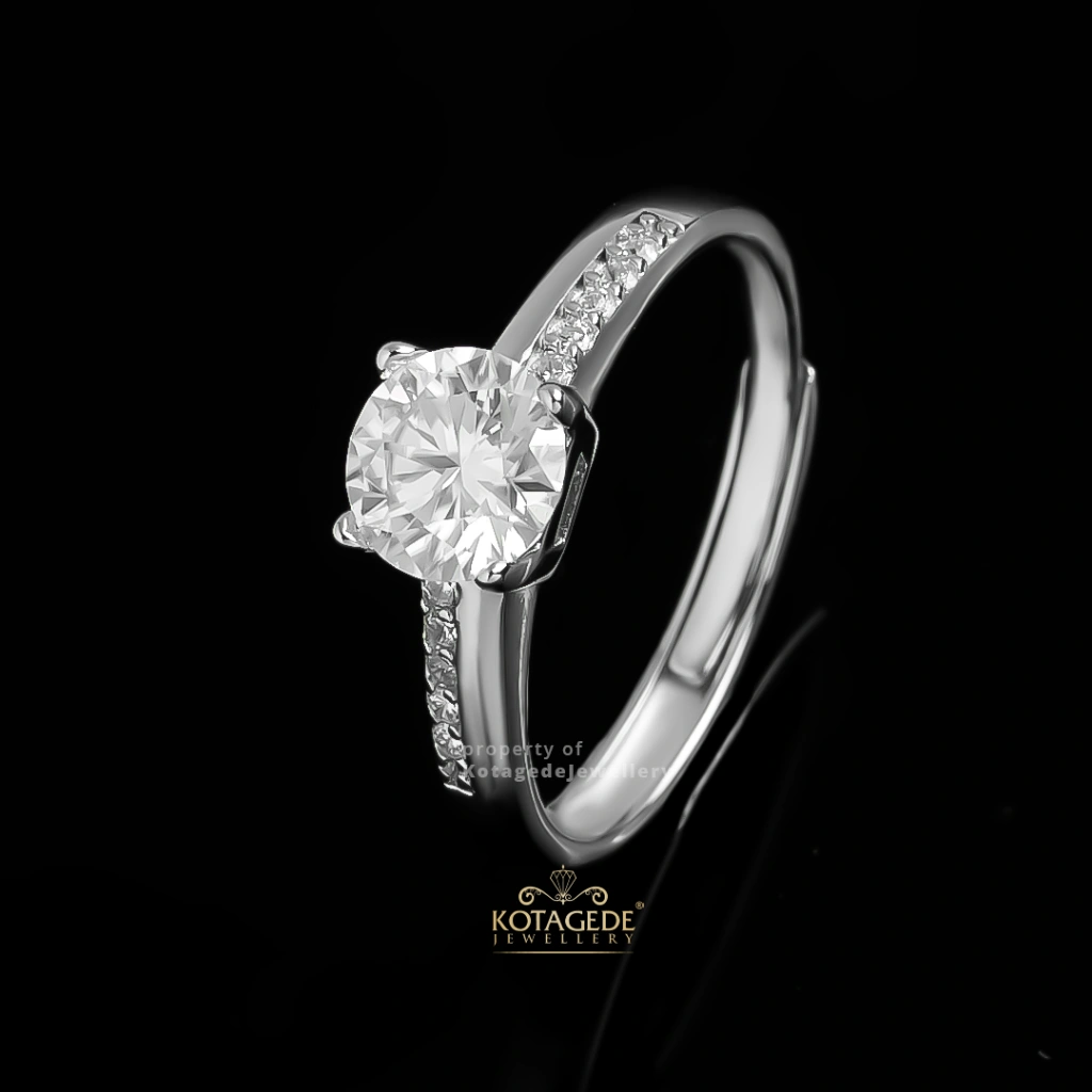 Kotagede Jewellery - Cincin Berlian Wanita Lamaran Moissanite GRA 1 Ct | Kirim Dalam 1 Hari!