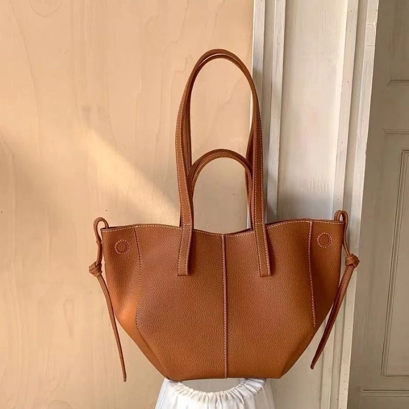 (PROMO) Medium Claire Tote Casual Work College Bag Aesthetic Premium Leather Quality