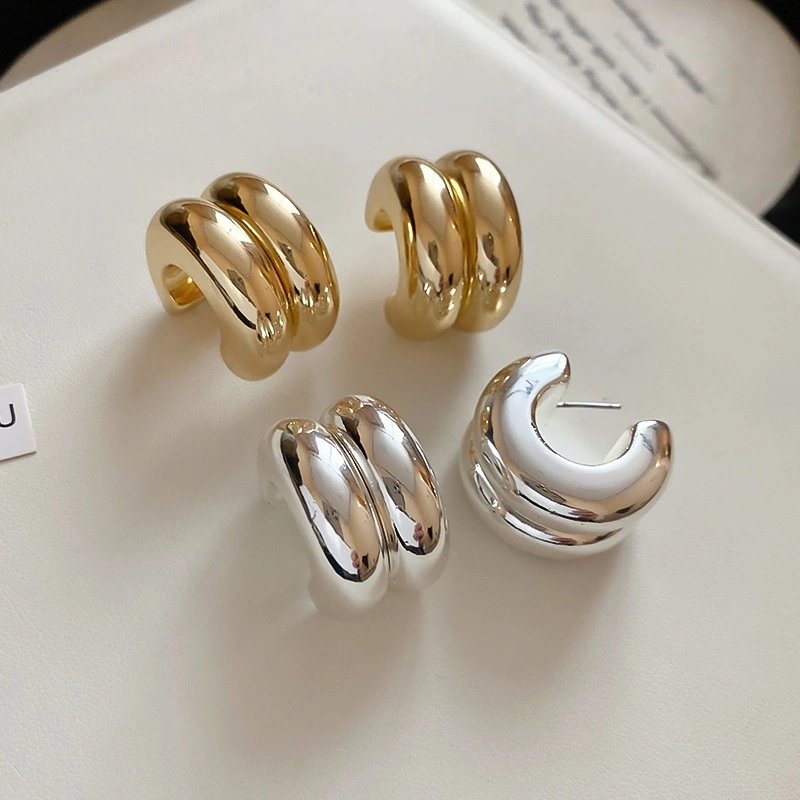 Cincin geometris yang dipersonalisasi berbentuk C, anting-anting logam lapisan ganda kelas atas, gaya keren, desain ceruk Eropa dan Amerika, anting-anting jilbab wanita temperamen logam mengkilap