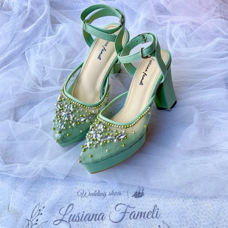 Heejin | aepatu heels Pesta  sepatu pengantin wanita  wedding shoes  transparan bentuk  U Tali platform  kondangan warna sage green