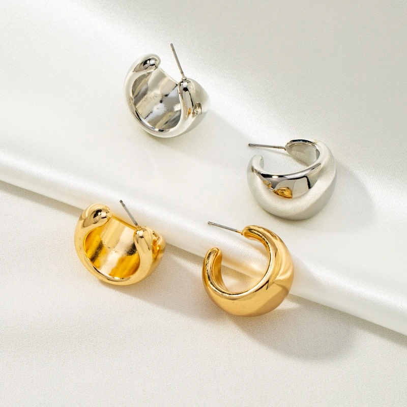 Anting bulan sabit bulat gaya keren, anting temperamen mewah ringan, modis dan serbaguna, anting jilbab wanita baru 2025