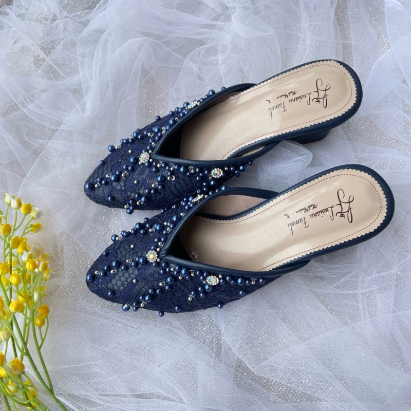auris | sepatu kondangan sepatu payet pengantin wedding heels brukat lapisan tebal in frame warna navy custom nama couple