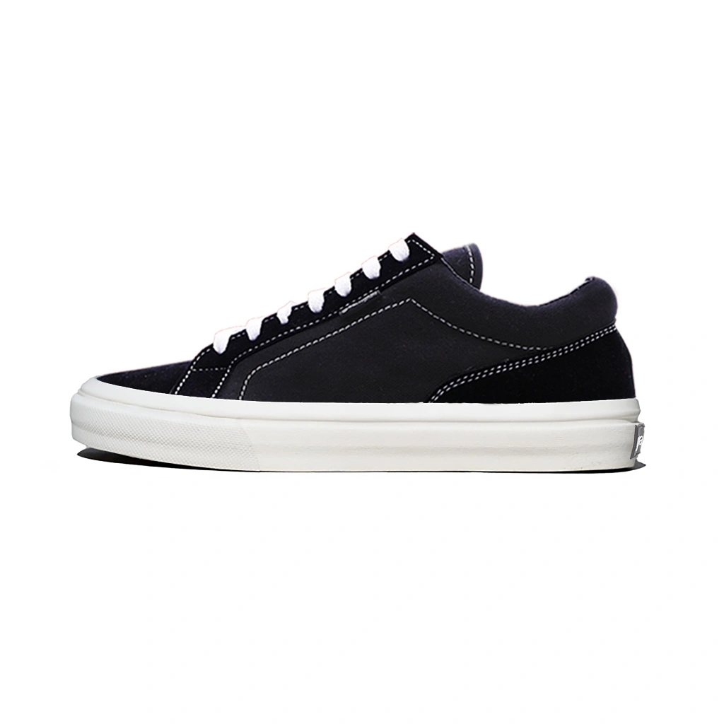 Gearfourth Sepatu Pria dan Wanita Sneakers Blunt Os Black White Dengan Warna dan Desain Pilihan Type Old School Tema Bersantai