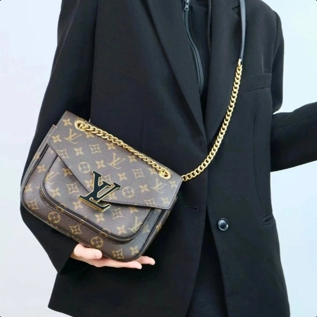 [Box + dust bag]PASSY/Tas Wanita Tas Selempang Fashion Sling Bag/100% authentic