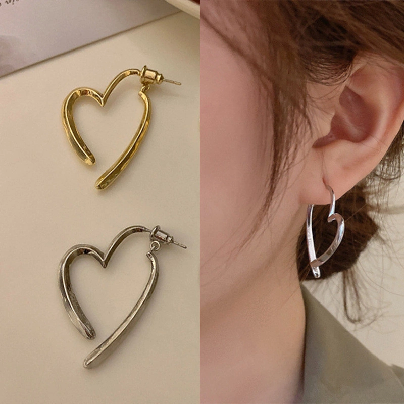 Anting Silang Berbentuk Hati Dengan Desain Eksklusif, Estetika Vintage Yang Manis, Gaya Minimalis Serba Cocok, Elegan Dan Fashionable Untuk Wanita.