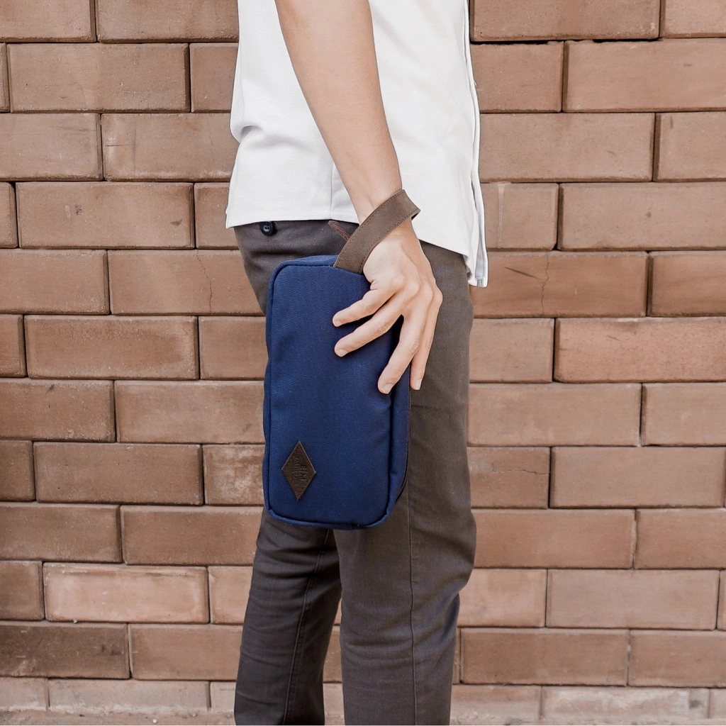 EASTMOVIN Rakia Pouch Tas Tangan Pria Wanita Handbag Original Cowok Biru Navy Kanvas & Kulit Asli