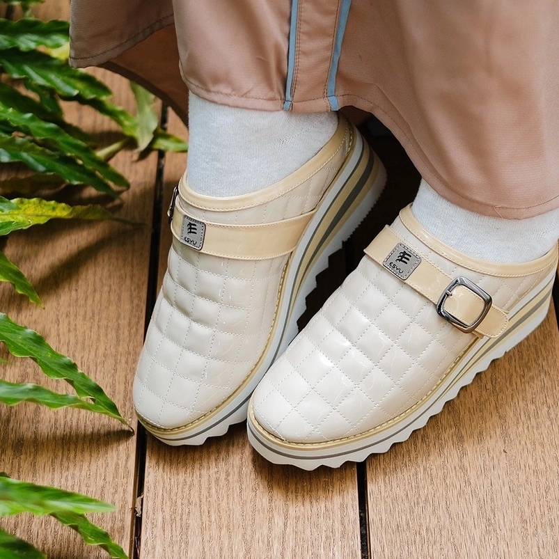 ESYUFOOTWEAR - Youra Cream - Sepatu Wedges