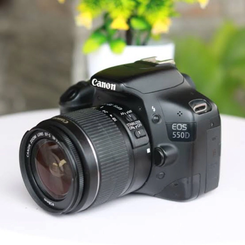 kamera canon 550d dengan lensa kit 18 55 mm