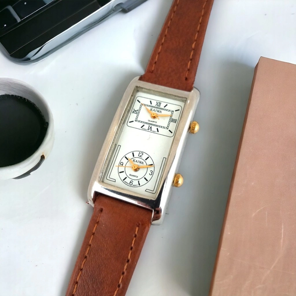 Jam Tangan Wanita Kulit PU Dua Waktu Zona Waktu Ganda Warna Coklat Kaiwa 2011