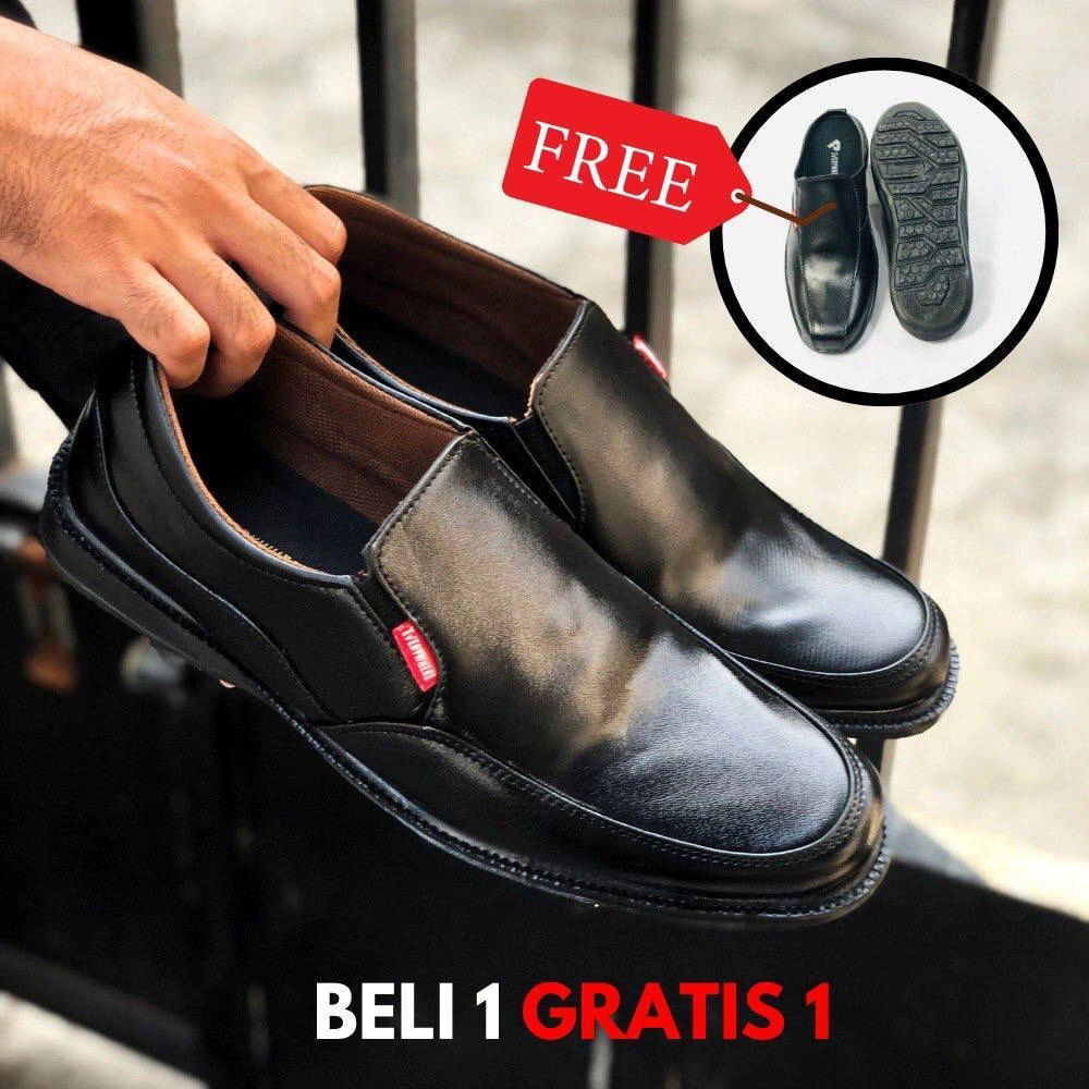 pantofel hitam pria bahan kulit asli beli 1 gratis 1 brand everywhere