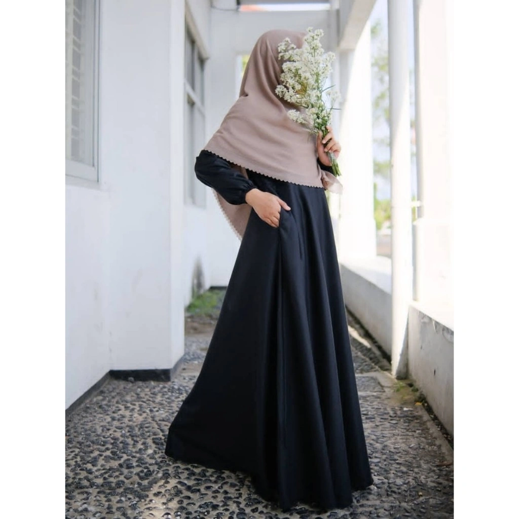 "Gamis Daily Adem Tidak Gerah untuk Ibu-Ibu Aktif"