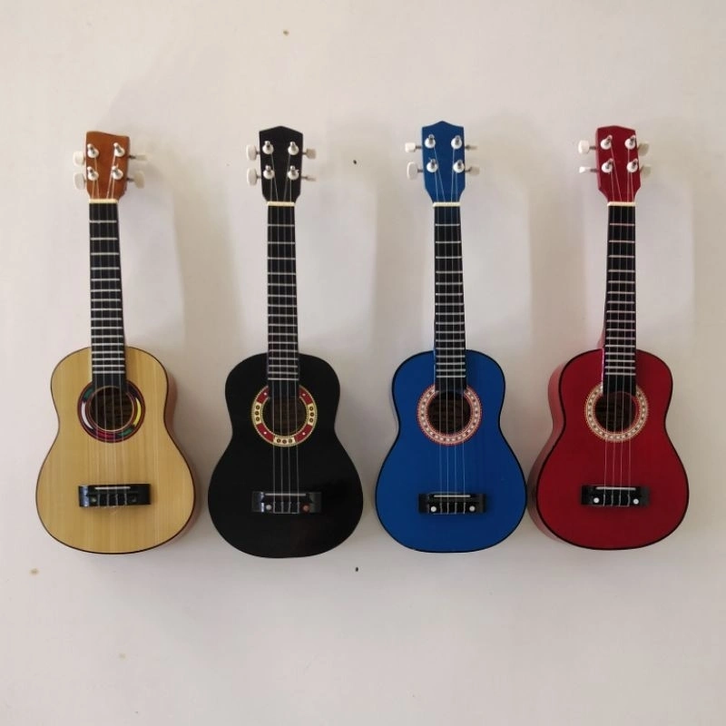 Ukulele Senar 4 Bahan Kayu Bonus Pick
