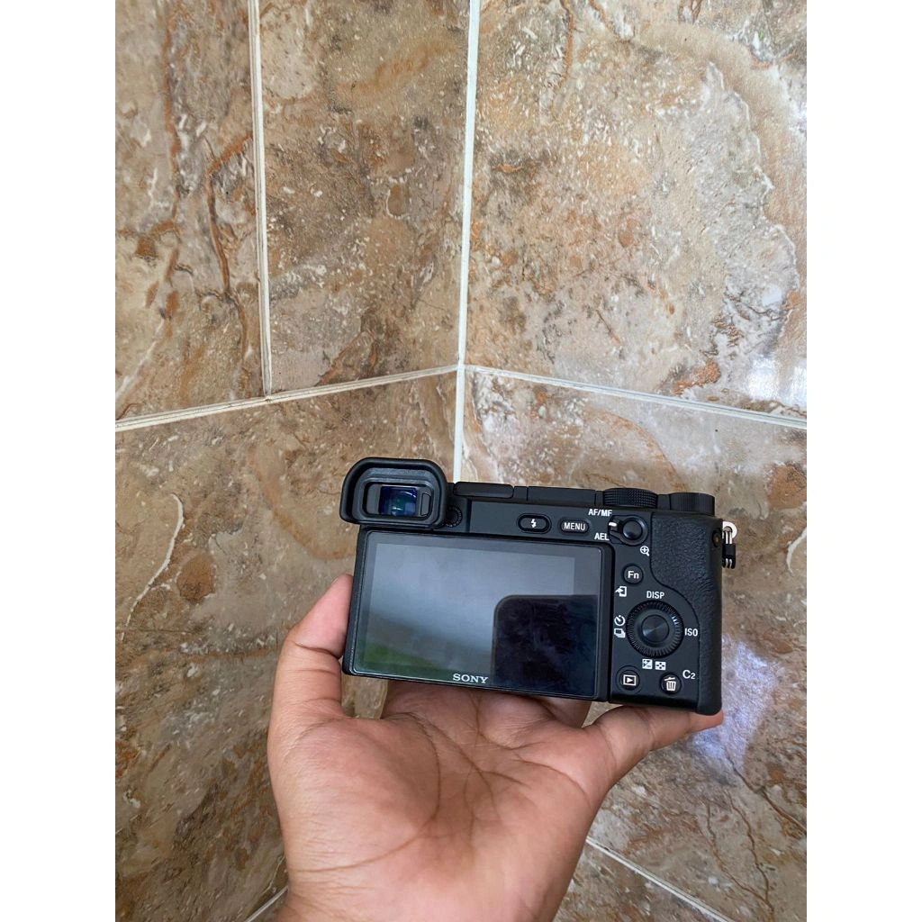 SONY A6400 BODY ONLY MULUS SC RENDAH FULLSET