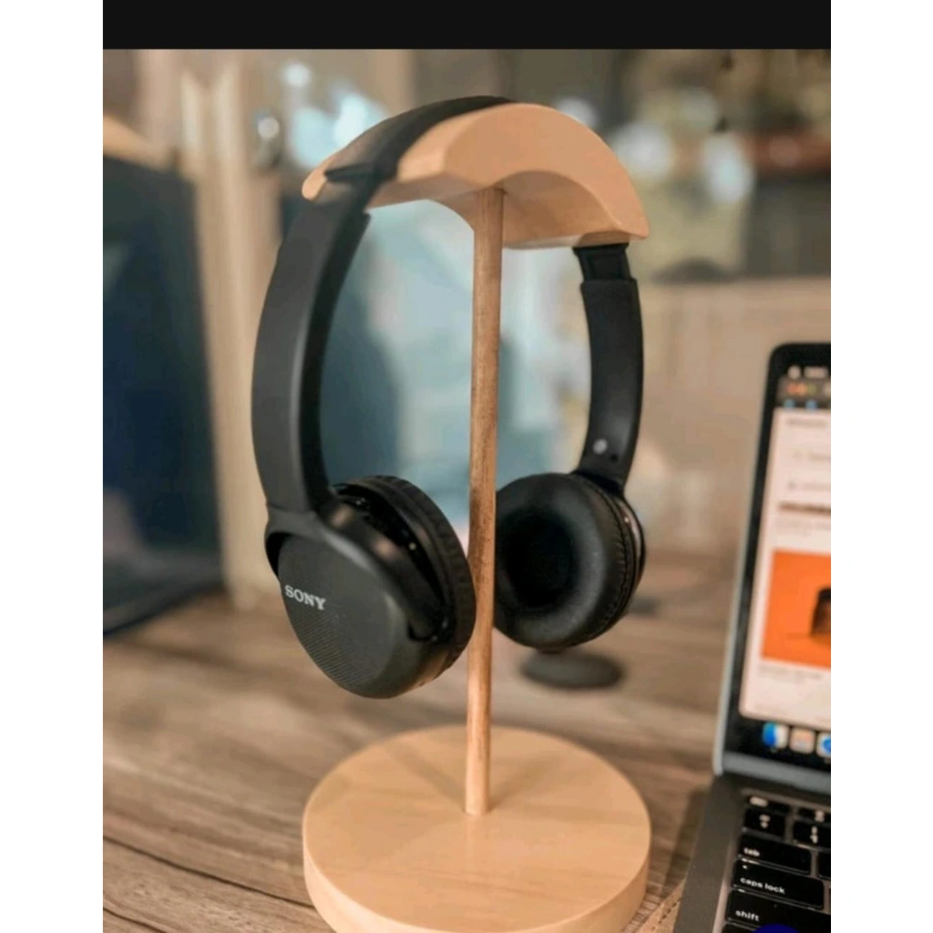 Stand headset dari kayu 132506