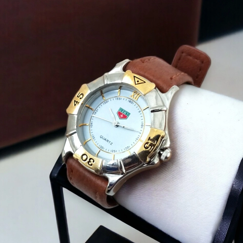 Jam Tangan Pria Kulit PU Warna Coklat Army 502