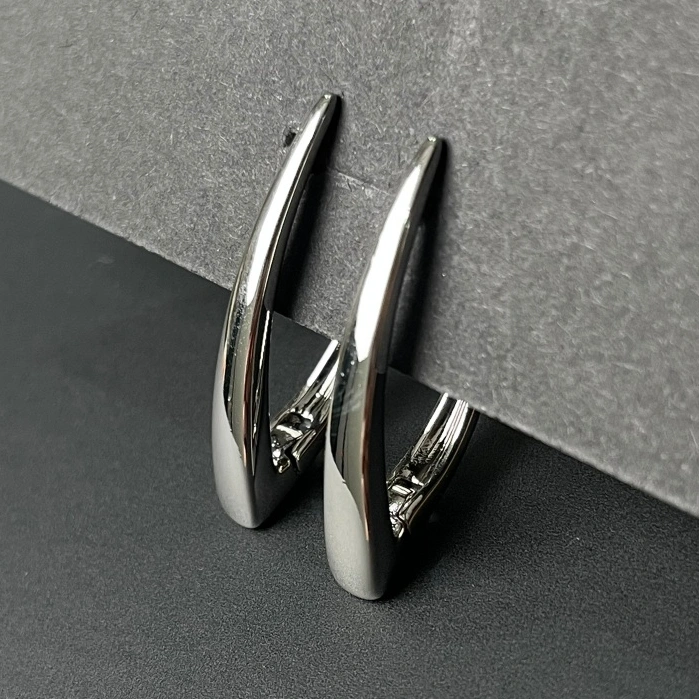 SILVER Edgy Series Minimalist V Earring