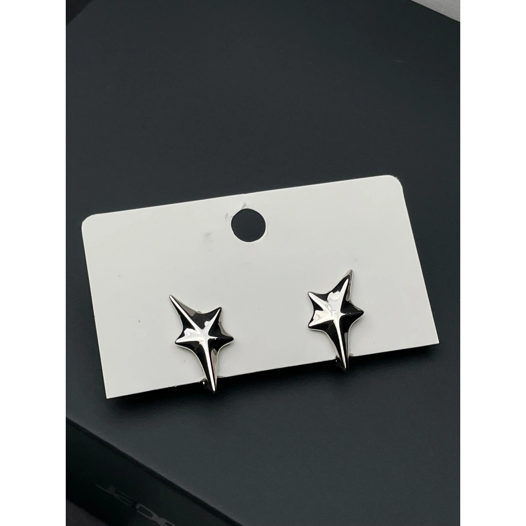 SILVER Edgy Series Asymetric Star Earring