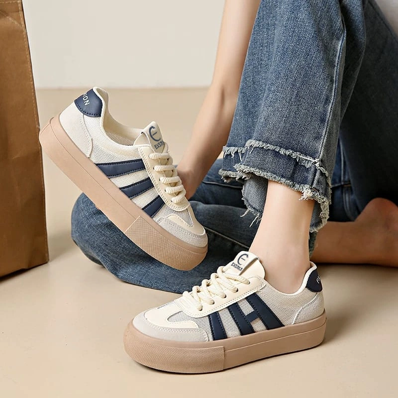 Sepatu Sneakers Wanita Import Karet Fashion Trendy