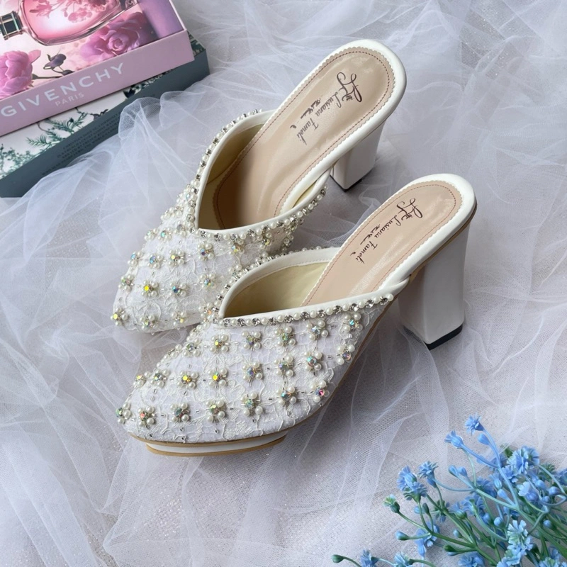 Laluna | lusiana fameli sepatu wedding custom heels platform segitiga sepatu payet pengantin in frame warna putih