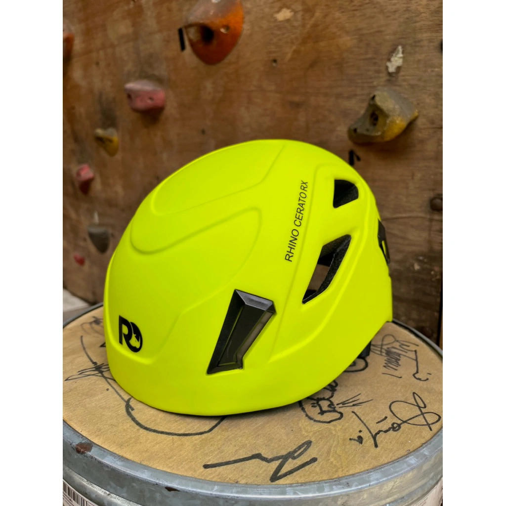 Helm panjat tebing climbing mountaineering lightweight ringan kuat dan adjustable rhino cerato rx