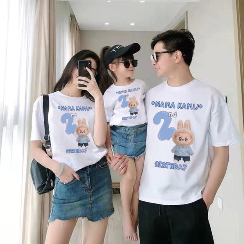 Herlin Collection_Kaos Couple Keluarga LABUBU BIRTHDAY ULANG TAHUN_T-Shirt S/M/L/XL/XXL BIG SIZE Jumbo Baju Atasan Kaos Couple Keluarga Family Wanita Anak Perempuan Laki Laki Pasangan Oversize Jumbo Lengan Pendek Panjang Korean Style Terbaru