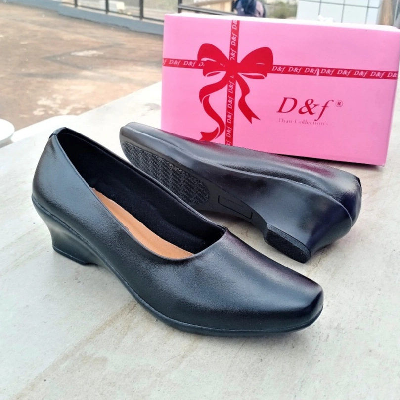 Sepatu Pantofel Wanita Sepatu Kantor Sepatu Kerja Motif Polos