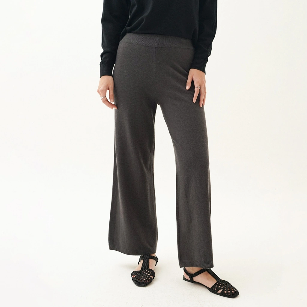 Queensland Knitted Pants Celana Panjang Wanita I31000126Q Hitam