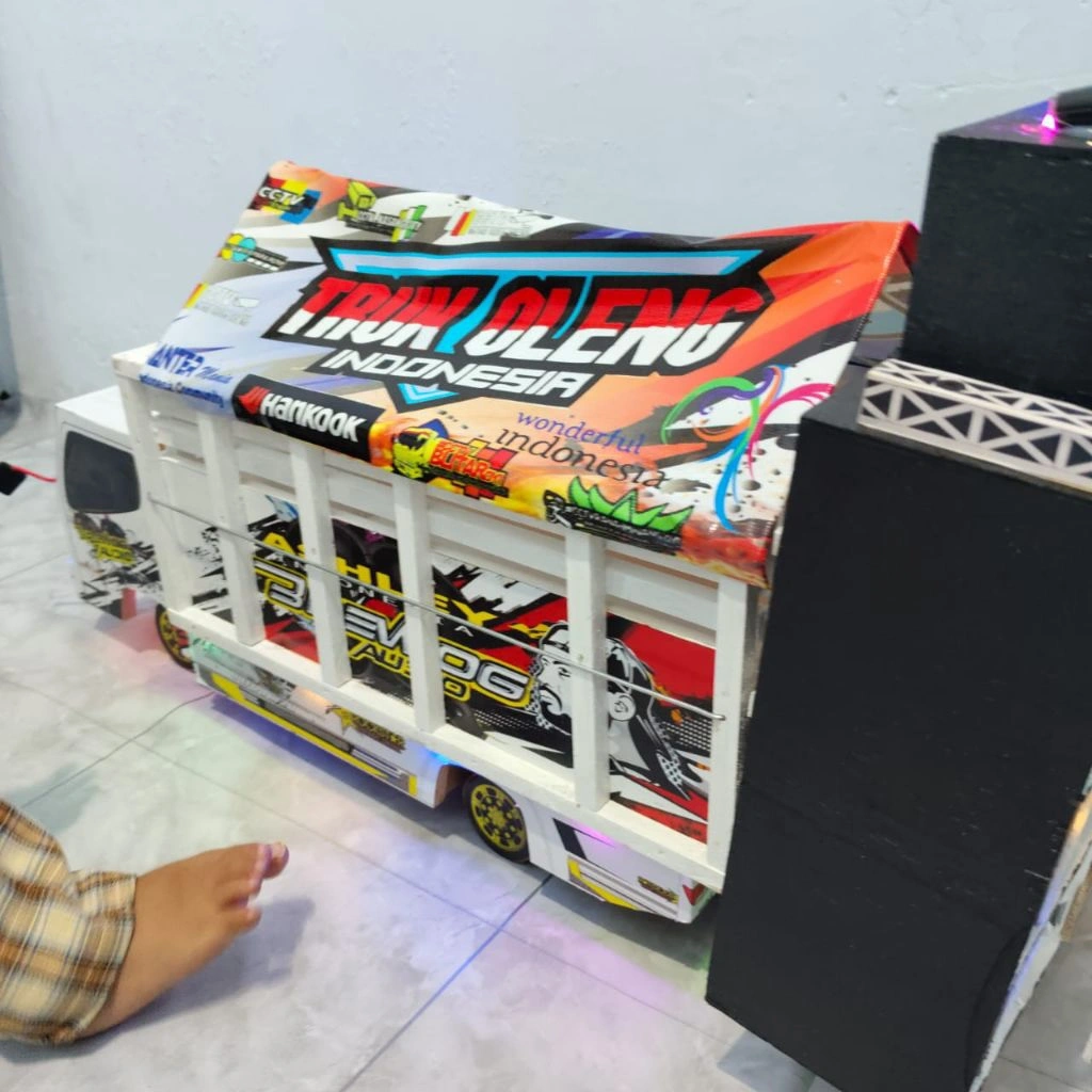 SET TRUK MINIATUR DAN SOUND SYSTEM MINIATUR CLA NGX NGOSEX