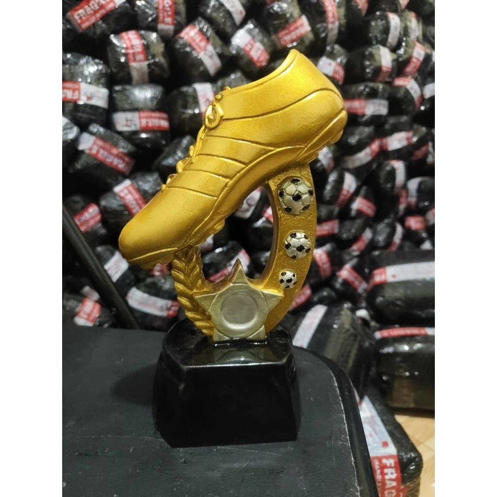 teropy/piala. topscor..cagak.27cm