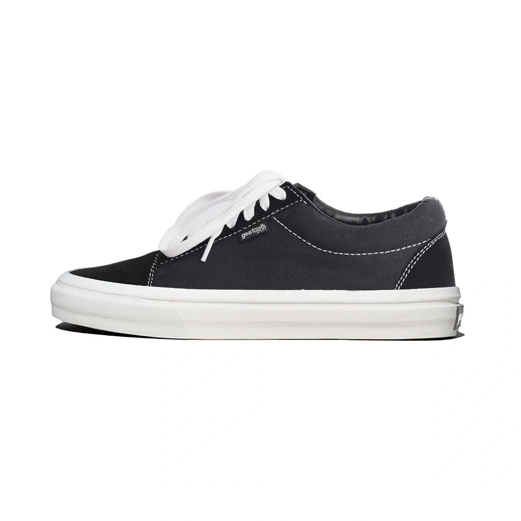 Gearfourth Sepatu Pria Dan Wanita Model Ollie Os Black White Sneakers Old School