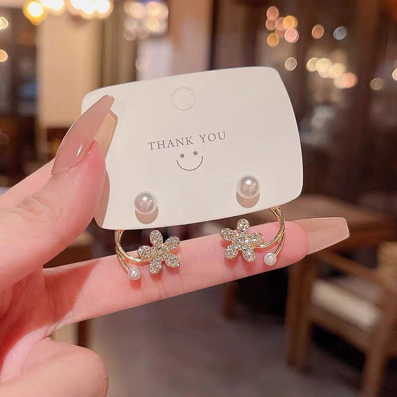 Perhiasan Anting Cantik RIK Aksen Mutiara dan Bunga Dengan Berlian Imitasi / Anting Stud Mutiara Kekinian Fashion Trendy Keren