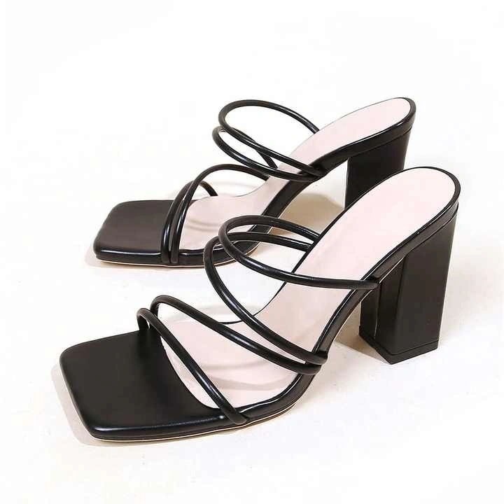 Chic Strappy Block Heel Sandal Wanita Hak 5 Cm dengan Desain Tali Silang Elegan