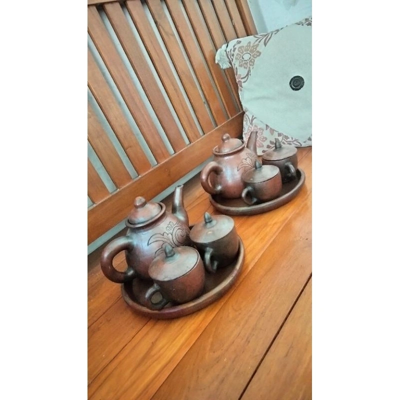 Poci set ukir tanah liat 0.9 liter + peti