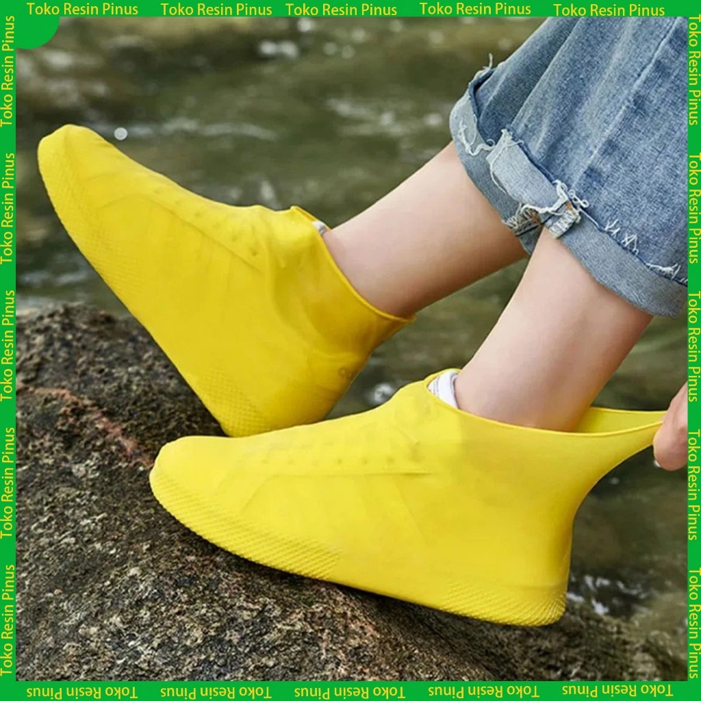Sepatu bot hujan silikon tebal yang tahan air dan anti selip untuk luar ruangan