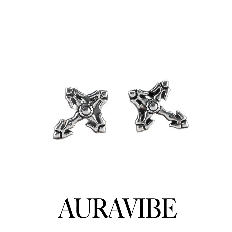 AURAVIBE Anting Pria Salib Titanium - Gaya Retro Eropa & Amerika yang Edgy & Keren (Terbaru)