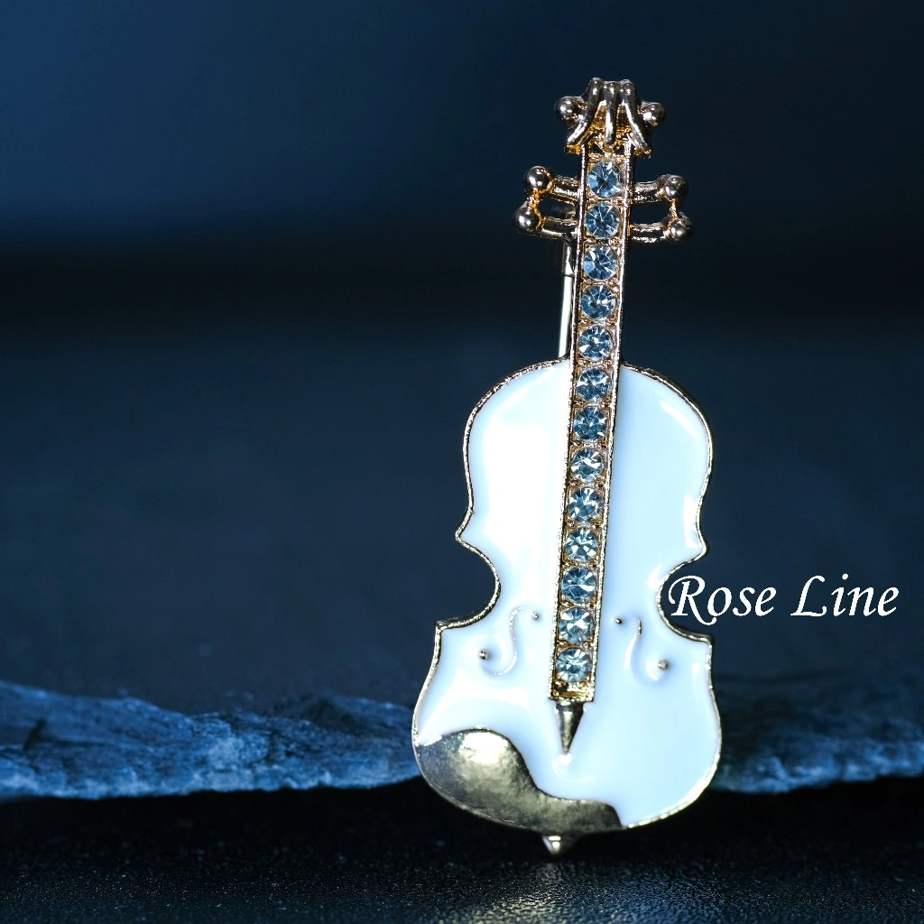 Nocturne Melody Brooch – Bros Elegan Bentuk Biola dengan Sentuhan Mewah Free Kotak Mika