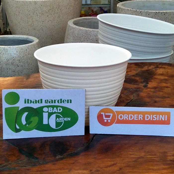 Pot putih tawon ukuran 15 cm UNTUK TANAMAN HIAS BUNGA ATAU DAUN
