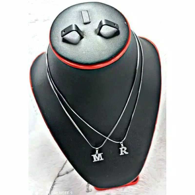 Kalung Rhodium Huruf Anti Karat / Kalung Rhodium Silver Anti Karat / LIONTIN HURUF TITANIUM ANTI KARAT