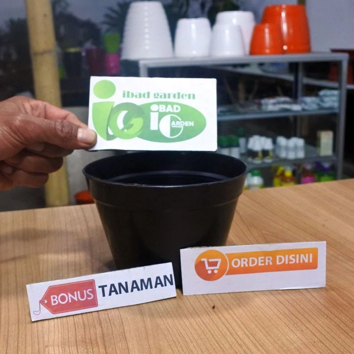 Pot tanaman hias warna HITAM merk TB HITAM POLOS ukuran 15 cm