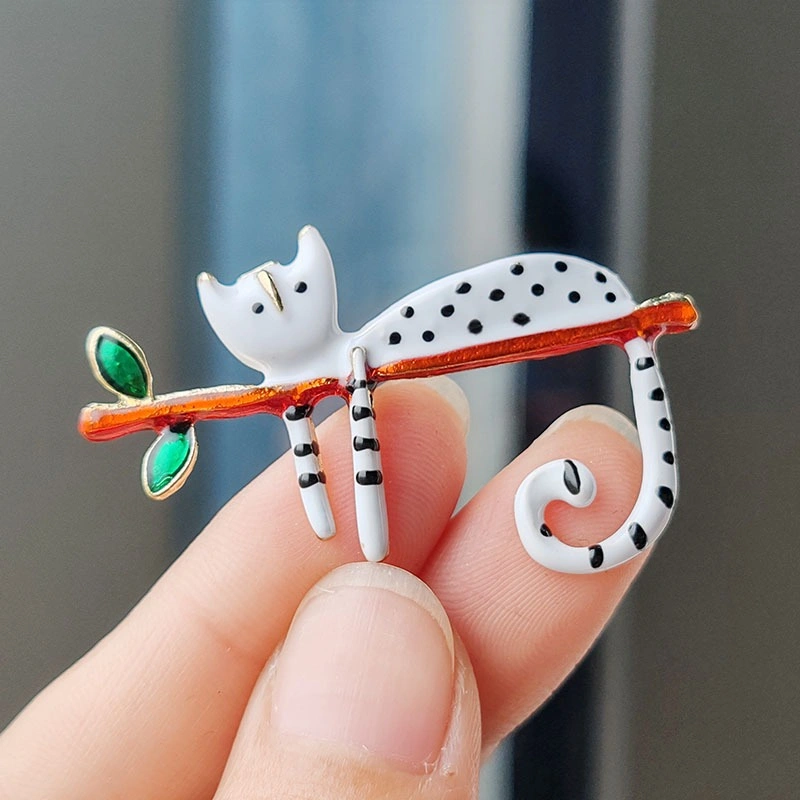 Bros Kucing Abstrak / Bross Dada / Brooch Kerudung Muslim Hijab / Aksesoris Pakaian