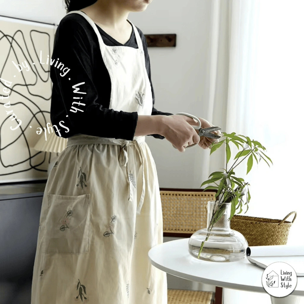 Living With Style - Botanica Classic Apron Flower Embroider Design Japanese Style / Celemek Dapur Nyaman Cantik Aesthetic Bordir Motif Bunga Ala Jepang Unik Kain Premium