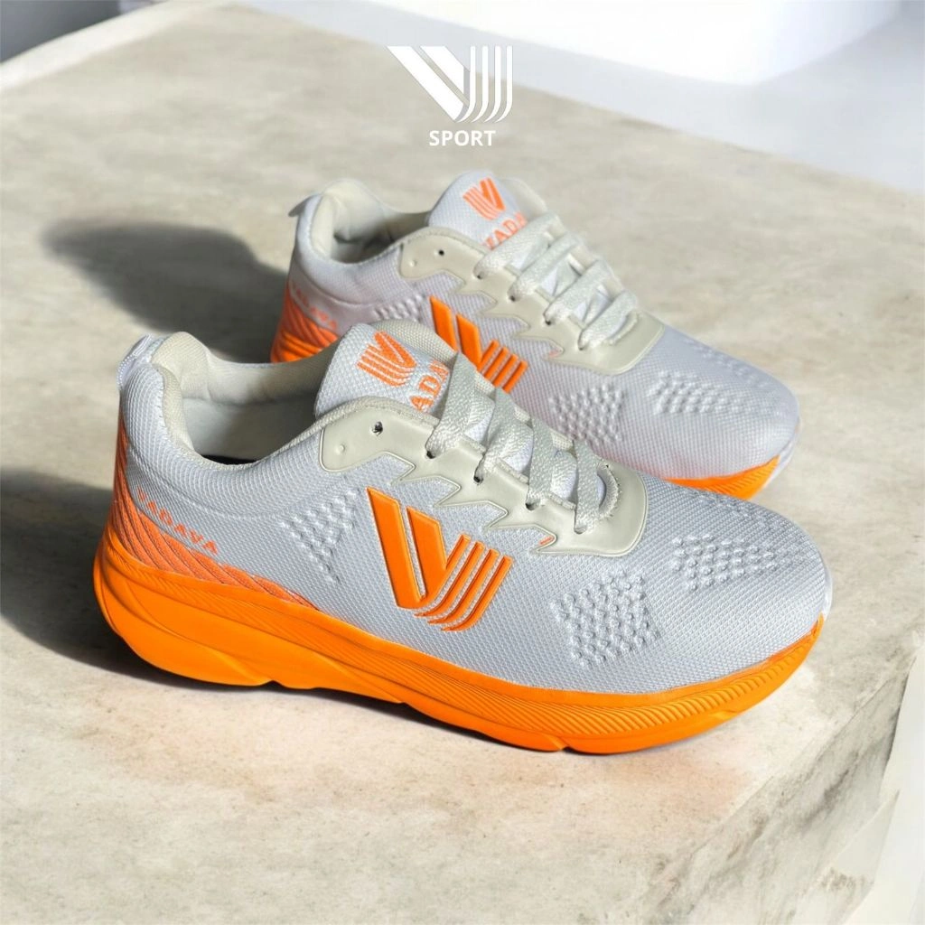 SEPATUS SNEAKERS OLAHRAGA SPORTY PRIA WANITA TERSEDIA UKURAN 38-44