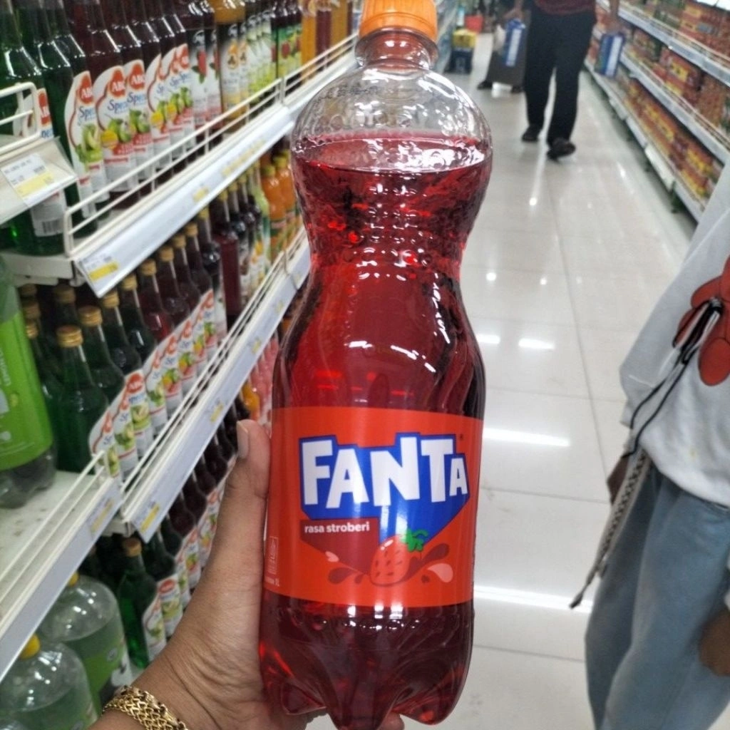 Fanta Strawberry 1 Liter/Fanta Soft Drink/Minuman Bersoda Rasa Strobery