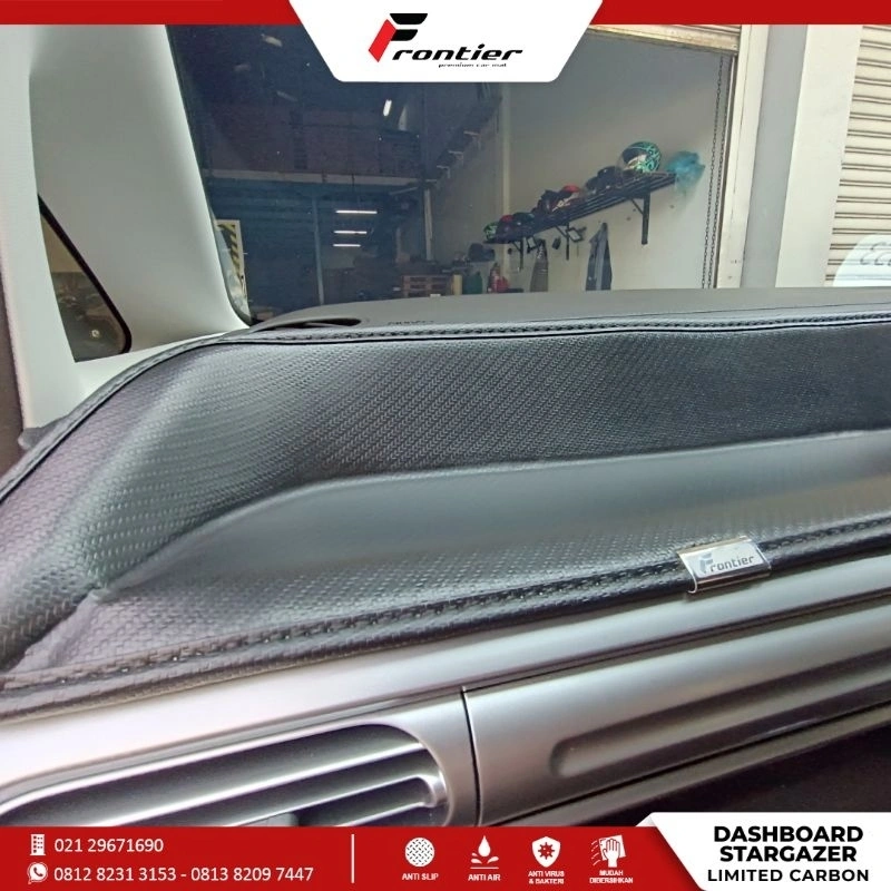 Aksesoris Mobil Alas Dashboard AntiSlip Frontier, Car Accessories untuk Hyundai Stargazer L.Carbon