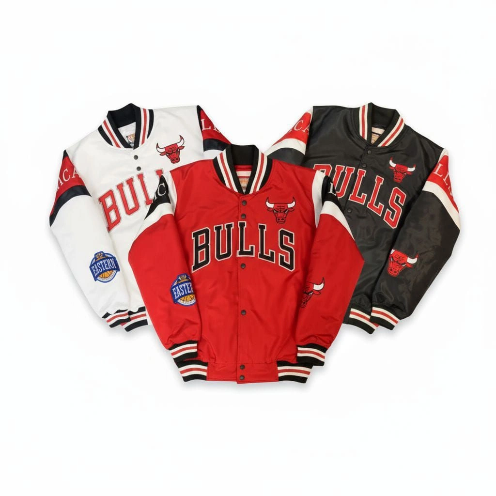 "Jaket Baseball NBA Chicago Bulls Pria Wanita Varsity Hitam Bahan Parasut Waterproof"