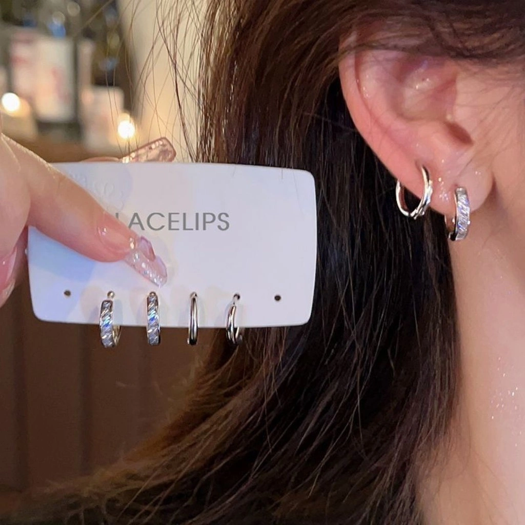 ​​Set Anting Cincin 4 in 1 yang Lagi Viral! Desain Minimalis Kristal yang Elegant dan Sangat Berkelas untuk Wanita​​