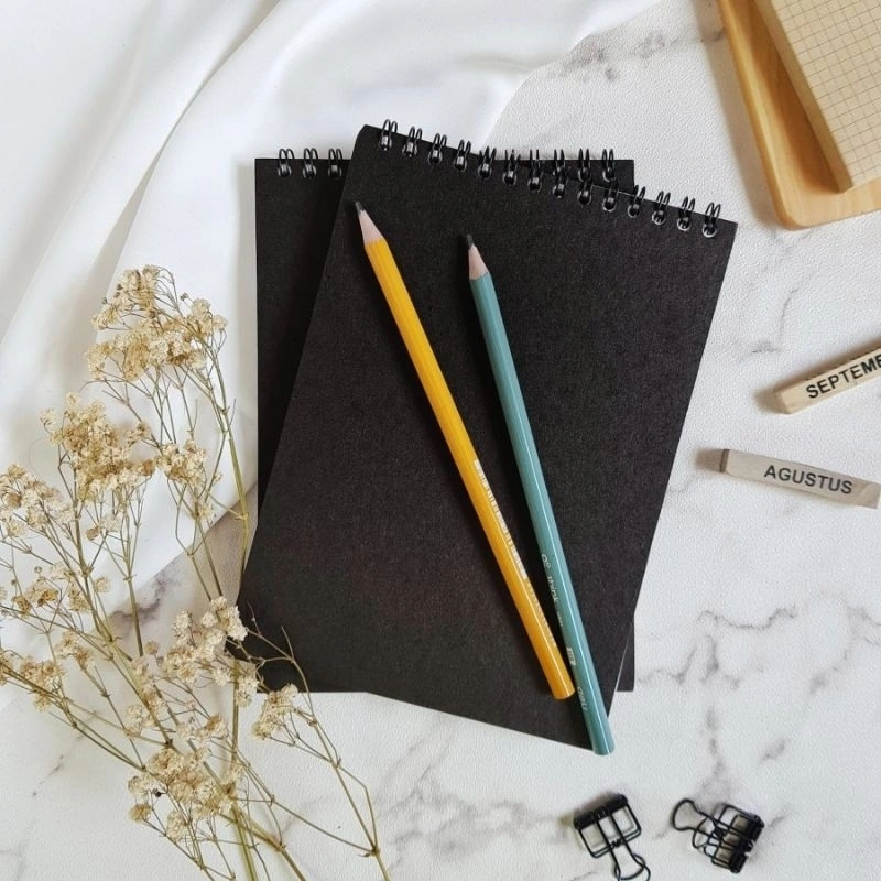 WATERCOLOUR /SKETCHBOOK / BUKU SKETSA / BUKU GAMBAR A5 / SKETCH BOOK PAPER / 40 SHEET / WATER COLOUR BOOK COVER VINTAGE COKLAT DAN HITAM 250 GSM Sketch Pad Sketchbook A6 / A5 / B5 / buku gambar Cover craft jilid spiral